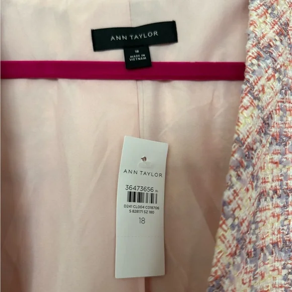 Ann Taylor Cropped Pink Tweed Jacket and Skirt Set - Picture 4 of 10